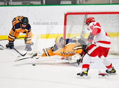 Thumbnail 1 in Victor vs. Penfield (NYSPHAA Section 5 Class A Final) photogallery.