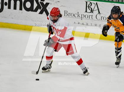 Thumbnail 3 in Victor vs. Penfield (NYSPHAA Section 5 Class A Final) photogallery.