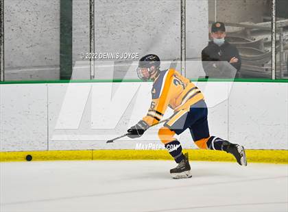 Thumbnail 1 in Victor vs. Penfield (NYSPHAA Section 5 Class A Final) photogallery.