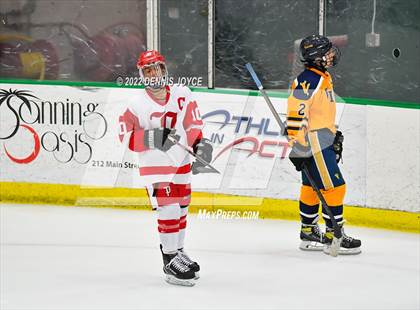 Thumbnail 2 in Victor vs. Penfield (NYSPHAA Section 5 Class A Final) photogallery.