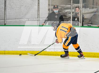 Thumbnail 2 in Victor vs. Penfield (NYSPHAA Section 5 Class A Final) photogallery.