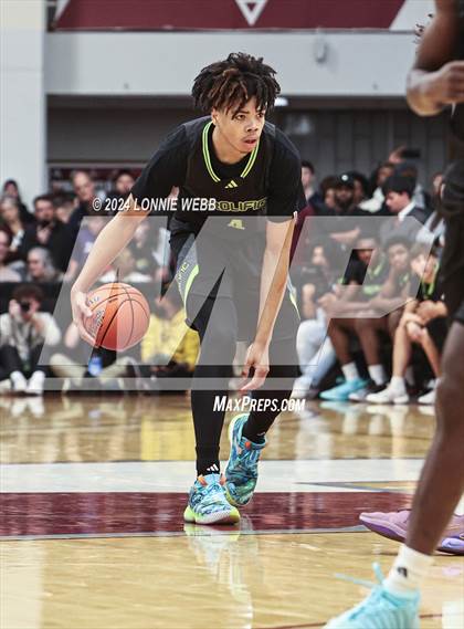 Thumbnail 2 in Montverde Academy vs. Prolific Prep (Spalding Hoophall Classic) photogallery.