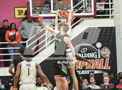 Thumbnail 3 in Montverde Academy vs. Prolific Prep (Spalding Hoophall Classic) photogallery.