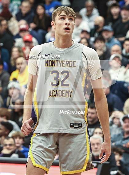Thumbnail 3 in Montverde Academy vs. Prolific Prep (Spalding Hoophall Classic) photogallery.