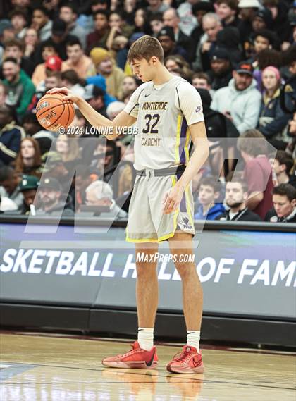 Thumbnail 2 in Montverde Academy vs. Prolific Prep (Spalding Hoophall Classic) photogallery.