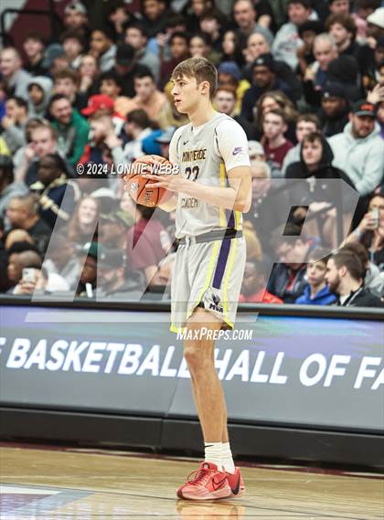 Thumbnail 1 in Montverde Academy vs. Prolific Prep (Spalding Hoophall Classic) photogallery.