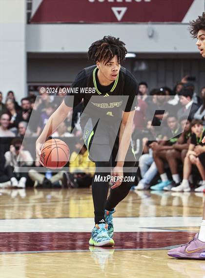 Thumbnail 1 in Montverde Academy vs. Prolific Prep (Spalding Hoophall Classic) photogallery.