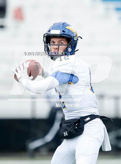 Thumbnail 1 in Lake Forest vs Phillips (IHSA 6A First Round Playoff) photogallery.