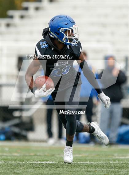 Thumbnail 1 in Lake Forest vs Phillips (IHSA 6A First Round Playoff) photogallery.