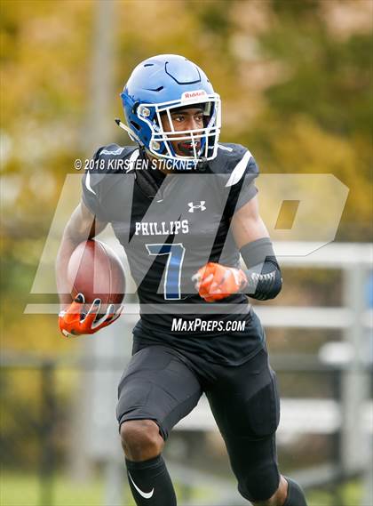 Thumbnail 2 in Lake Forest vs Phillips (IHSA 6A First Round Playoff) photogallery.