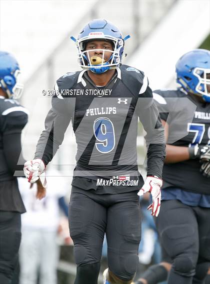 Thumbnail 3 in Lake Forest vs Phillips (IHSA 6A First Round Playoff) photogallery.