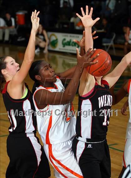 Thumbnail 2 in Wando v Timberland (Lake Marion Invitational 2010 Finals)  photogallery.