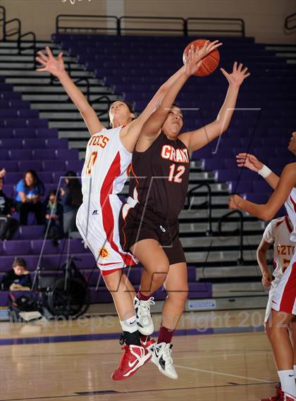Thumbnail 2 in Grant vs. Palm Desert (MaxPreps Holiday Classic) photogallery.