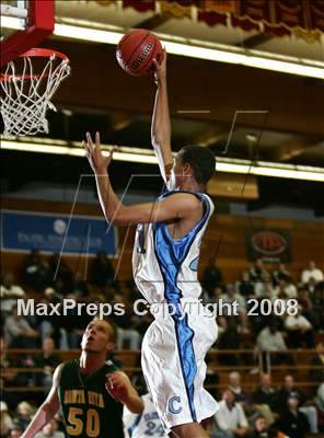 Thumbnail 3 in Santa Rita vs. Compton (MaxPreps Holiday Classic) photogallery.