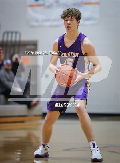 Thumbnail 2 in Lewiston vs. Post Falls photogallery.