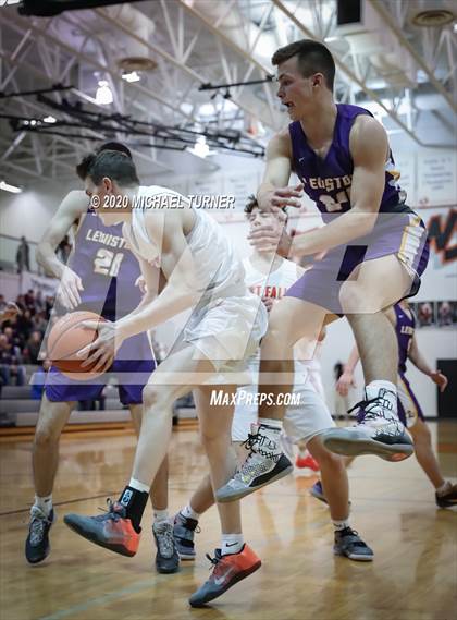 Thumbnail 2 in Lewiston vs. Post Falls photogallery.