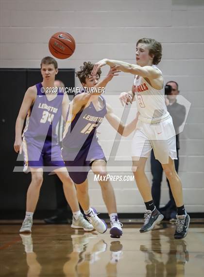 Thumbnail 1 in Lewiston vs. Post Falls photogallery.
