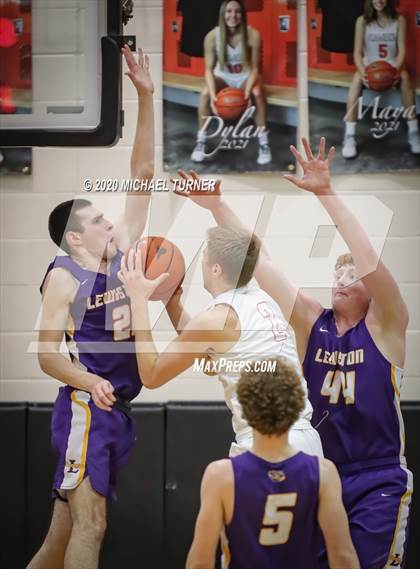 Thumbnail 3 in Lewiston vs. Post Falls photogallery.