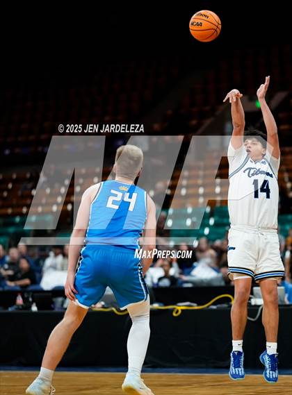 Thumbnail 2 in Timnath vs. Coal Ridge (CHSAA 4A Great 8) photogallery.