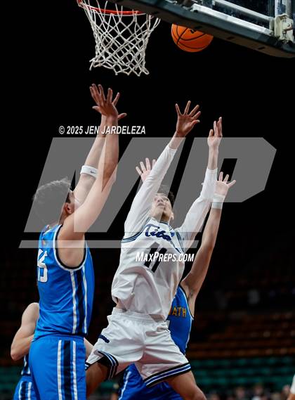 Thumbnail 2 in Timnath vs. Coal Ridge (CHSAA 4A Great 8) photogallery.