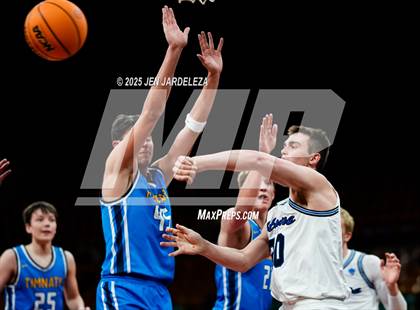Thumbnail 1 in Timnath vs. Coal Ridge (CHSAA 4A Great 8) photogallery.