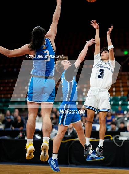Thumbnail 3 in Timnath vs. Coal Ridge (CHSAA 4A Great 8) photogallery.