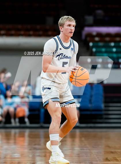 Thumbnail 1 in Timnath vs. Coal Ridge (CHSAA 4A Great 8) photogallery.