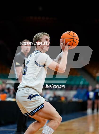 Thumbnail 1 in Timnath vs. Coal Ridge (CHSAA 4A Great 8) photogallery.