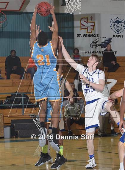 Thumbnail 3 in Davis vs. Burbank (Adidas Challenge) photogallery.