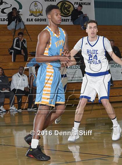 Thumbnail 3 in Davis vs. Burbank (Adidas Challenge) photogallery.