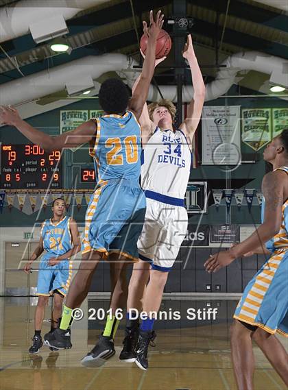 Thumbnail 1 in Davis vs. Burbank (Adidas Challenge) photogallery.