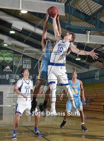 Thumbnail 3 in Davis vs. Burbank (Adidas Challenge) photogallery.
