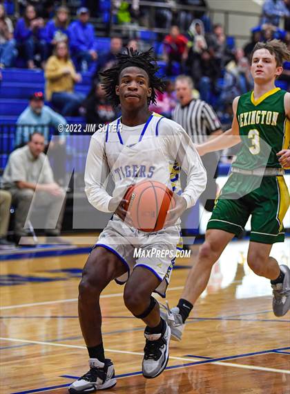 Thumbnail 1 in Rockdale vs Lexington photogallery.