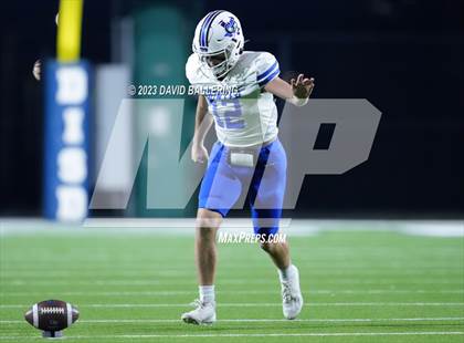 Thumbnail 1 in Gunter vs Jacksboro (UIL 3A DII Quarterfinal Playoff) photogallery.