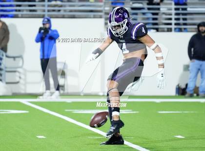 Thumbnail 2 in Gunter vs Jacksboro (UIL 3A DII Quarterfinal Playoff) photogallery.