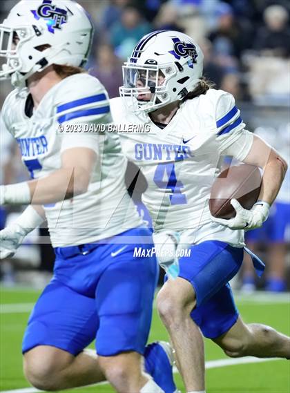 Thumbnail 2 in Gunter vs Jacksboro (UIL 3A DII Quarterfinal Playoff) photogallery.
