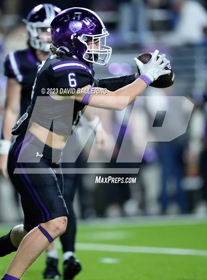 Thumbnail 3 in Gunter vs Jacksboro (UIL 3A DII Quarterfinal Playoff) photogallery.