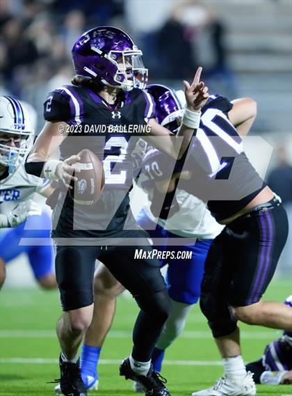 Thumbnail 3 in Gunter vs Jacksboro (UIL 3A DII Quarterfinal Playoff) photogallery.