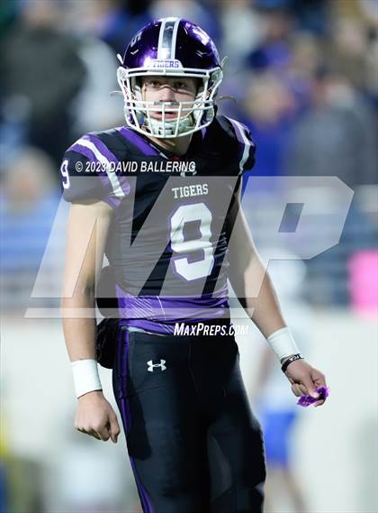 Thumbnail 3 in Gunter vs Jacksboro (UIL 3A DII Quarterfinal Playoff) photogallery.