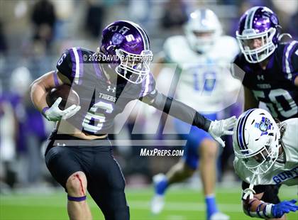 Thumbnail 3 in Gunter vs Jacksboro (UIL 3A DII Quarterfinal Playoff) photogallery.