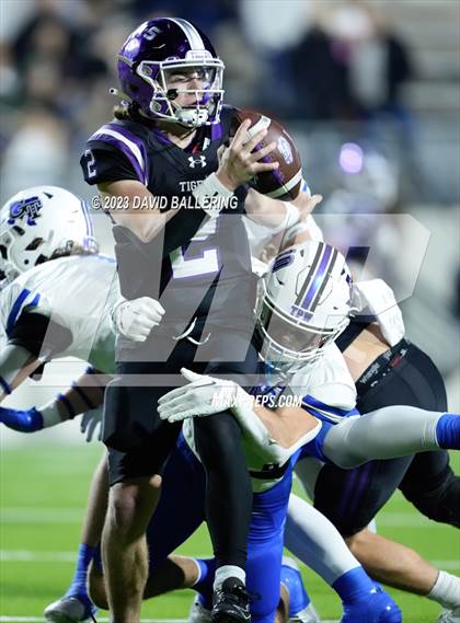 Thumbnail 3 in Gunter vs Jacksboro (UIL 3A DII Quarterfinal Playoff) photogallery.