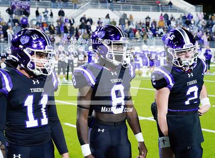 Thumbnail 2 in Gunter vs Jacksboro (UIL 3A DII Quarterfinal Playoff) photogallery.