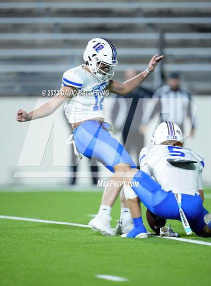 Thumbnail 1 in Gunter vs Jacksboro (UIL 3A DII Quarterfinal Playoff) photogallery.