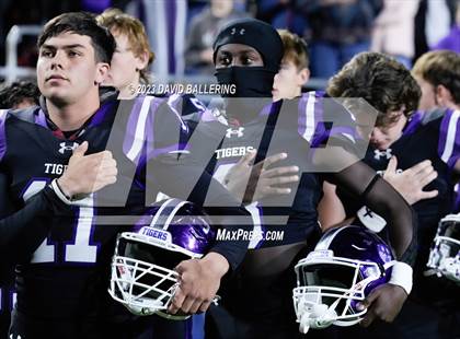 Thumbnail 2 in Gunter vs Jacksboro (UIL 3A DII Quarterfinal Playoff) photogallery.