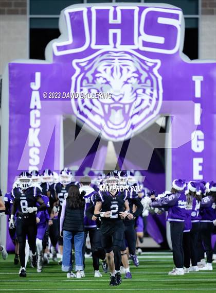 Thumbnail 2 in Gunter vs Jacksboro (UIL 3A DII Quarterfinal Playoff) photogallery.