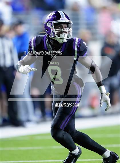 Thumbnail 3 in Gunter vs Jacksboro (UIL 3A DII Quarterfinal Playoff) photogallery.