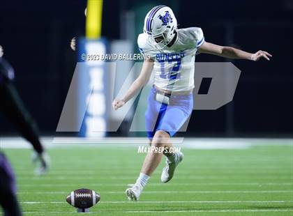 Thumbnail 2 in Gunter vs Jacksboro (UIL 3A DII Quarterfinal Playoff) photogallery.
