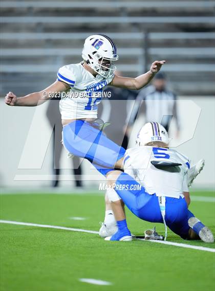 Thumbnail 3 in Gunter vs Jacksboro (UIL 3A DII Quarterfinal Playoff) photogallery.