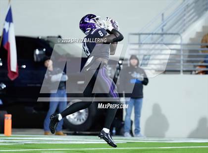 Thumbnail 3 in Gunter vs Jacksboro (UIL 3A DII Quarterfinal Playoff) photogallery.