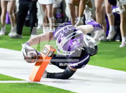 Thumbnail 2 in Gunter vs Jacksboro (UIL 3A DII Quarterfinal Playoff) photogallery.
